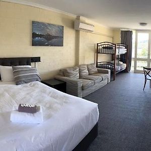 Lake Jindabyne Hotel